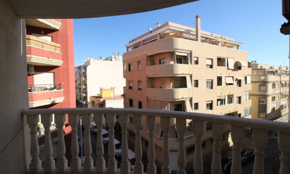 Revente - Apartment -
Torrevieja - Centro