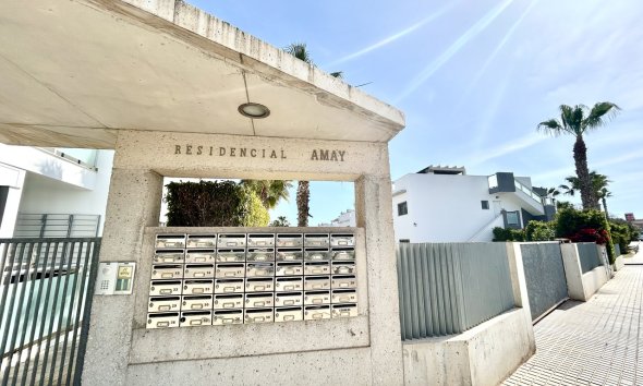 Revente - Apartment -
Punta Prima - Costa Blanca