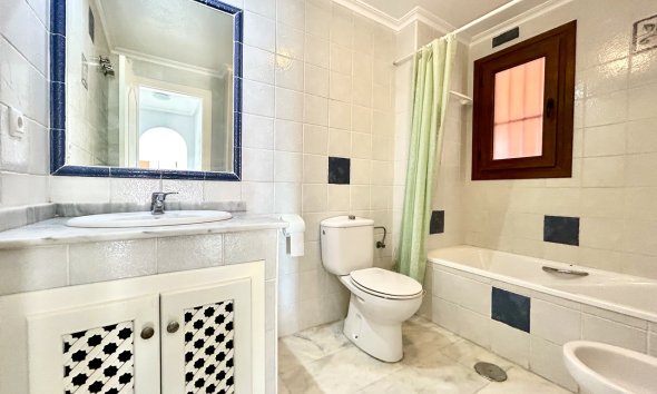 Revente - Apartment -
Villamartin - Costa Blanca