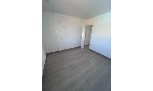 Revente - Duplex -
Torrevieja - Torreblanca