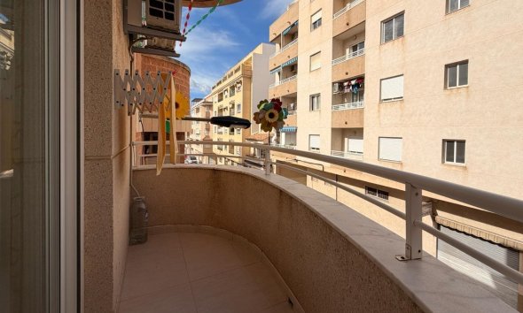 Revente - Apartment -
Torrevieja - Centro
