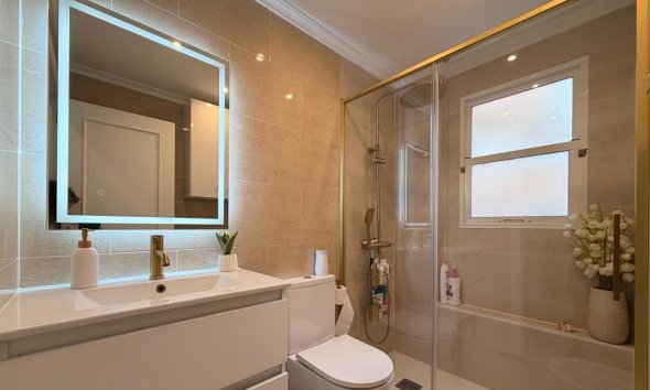 Revente - Apartment -
Torrevieja - Centro