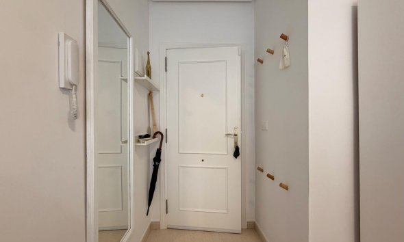 Revente - Apartment -
Torrevieja - Centro