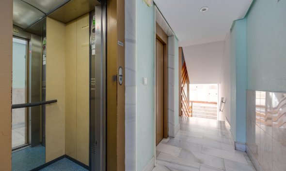 Revente - Apartment -
Torrevieja - Estacion De Autobuses