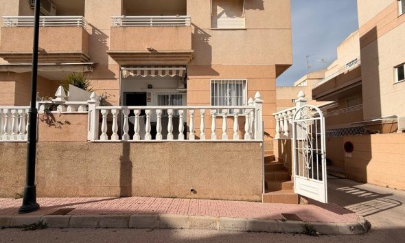 Revente - Apartment -
Torrevieja - Nueva Torrevieja