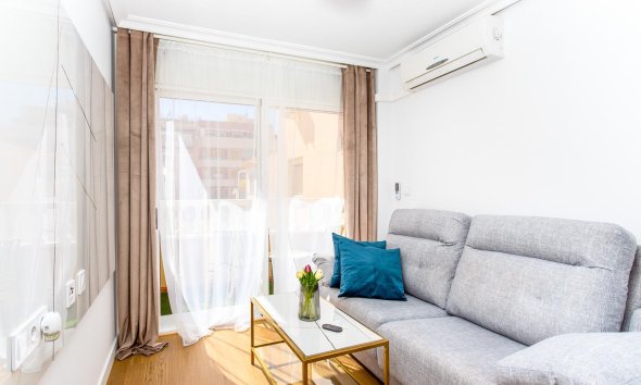 Reventa - Apartment -
Torrevieja - Centro