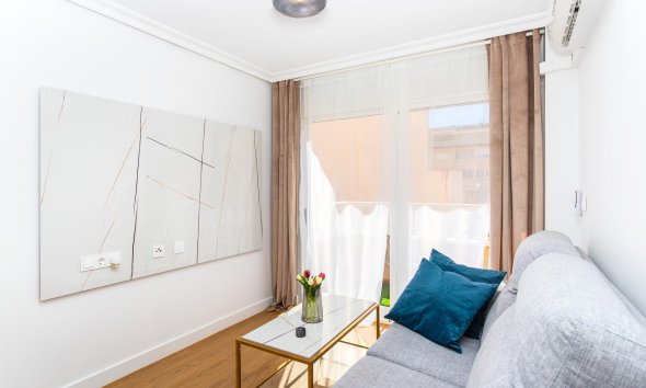 Reventa - Apartment -
Torrevieja - Centro