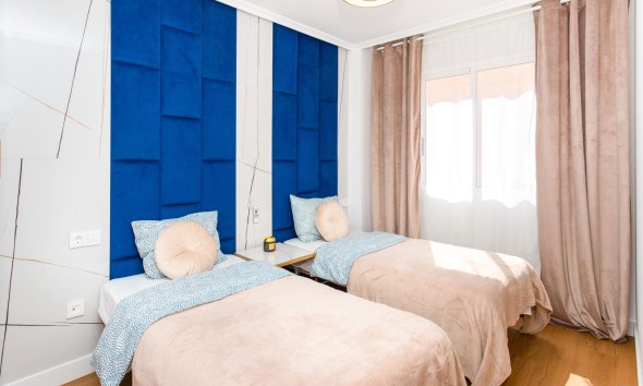 Reventa - Apartment -
Torrevieja - Centro