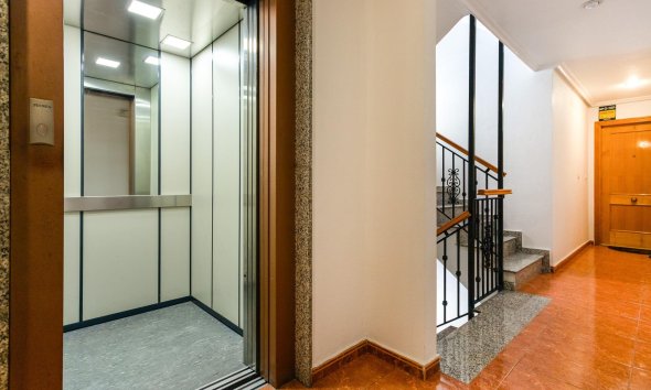 Reventa - Apartment -
Torrevieja - Centro