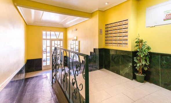 Reventa - Apartment -
Torrevieja - Centro