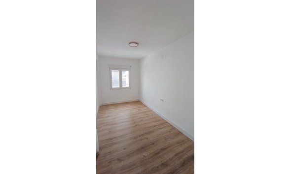 Revente - Apartment -
Torrevieja - Centro