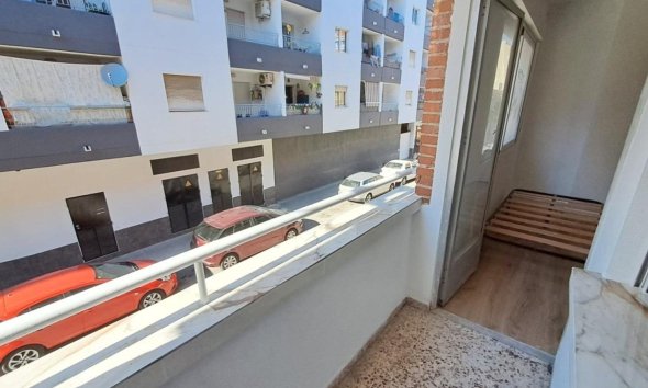 Revente - Apartment -
Torrevieja - Centro