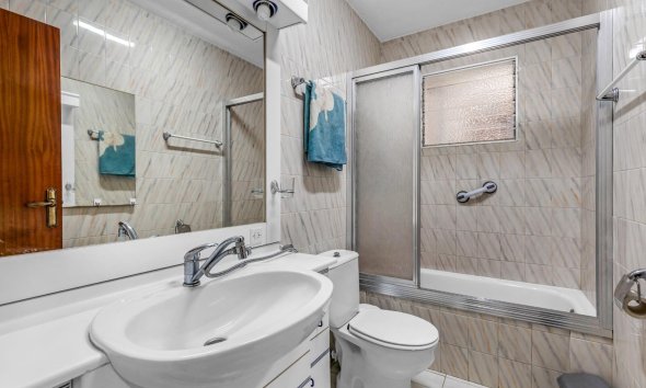 Revente - Bungalow -
Torrevieja - Centro