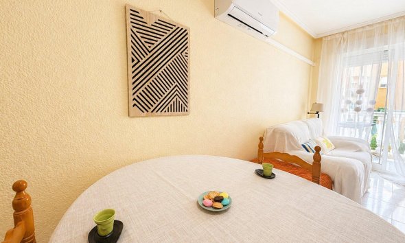 Revente - Apartment -
Torrevieja - Habaneras