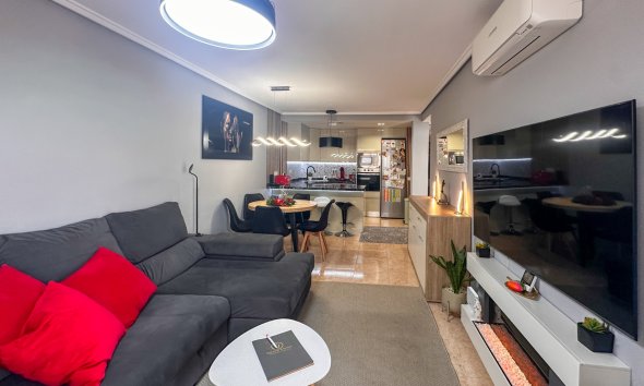Resale - Apartment -
Torrevieja - Costa Blanca