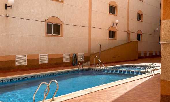 Resale - Apartment -
Torrevieja - Costa Blanca