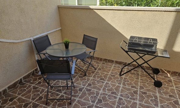 Resale - Bungalow -
Orihuela Costa - La Zenia