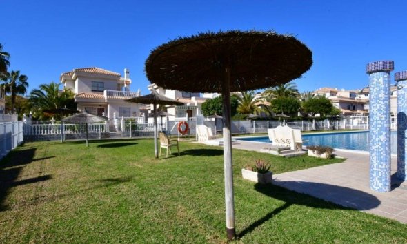 Resale - Bungalow -
Orihuela Costa - La Zenia