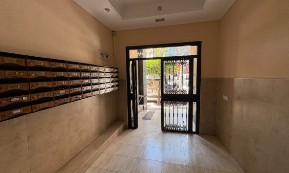 Resale - Apartment -
Torrevieja - Costa Blanca