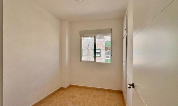 Revente - Apartment -
Torrevieja - Centro