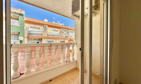 Revente - Apartment -
Torrevieja - Centro
