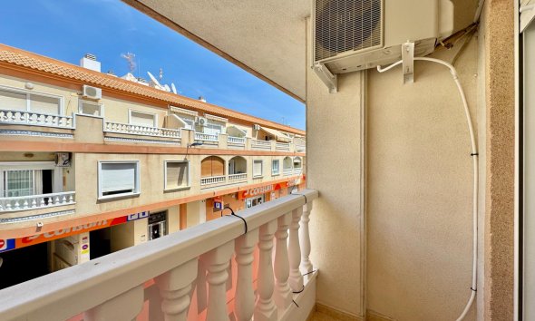 Revente - Apartment -
Torrevieja - Centro