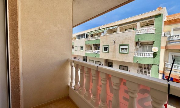 Revente - Apartment -
Torrevieja - Centro