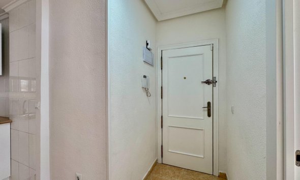Revente - Apartment -
Torrevieja - Centro