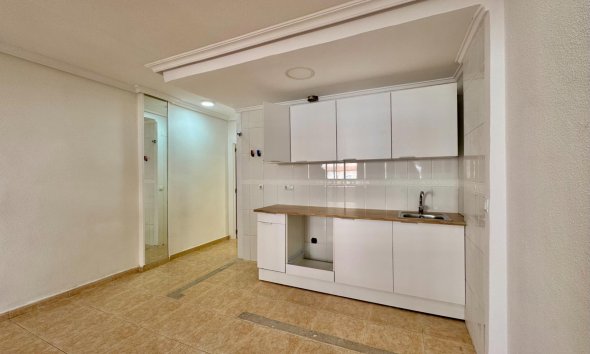 Revente - Apartment -
Torrevieja - Centro