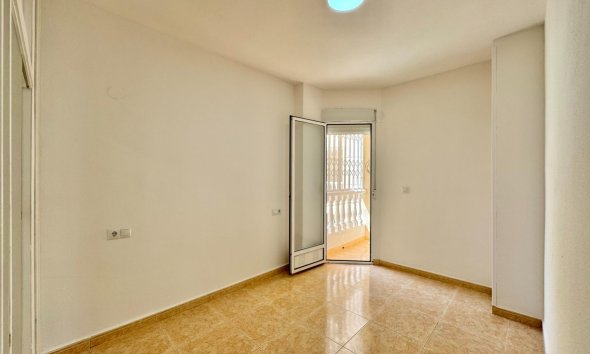 Revente - Apartment -
Torrevieja - Centro