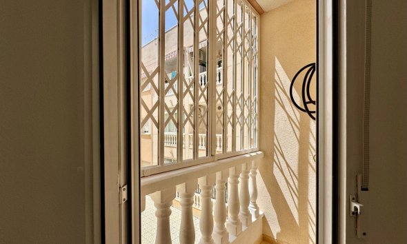 Revente - Apartment -
Torrevieja - Centro