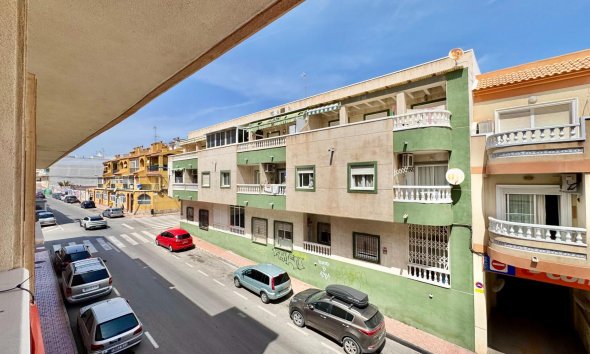 Revente - Apartment -
Torrevieja - Centro