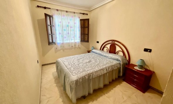 Resale - Bungalow -
Torrevieja - Torreblanca