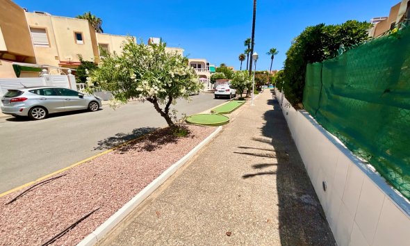 Resale - Bungalow -
Torrevieja - Torreblanca