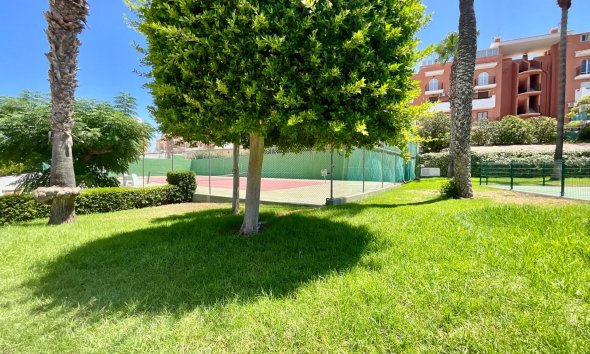 Resale - Bungalow -
Torrevieja - Torreblanca