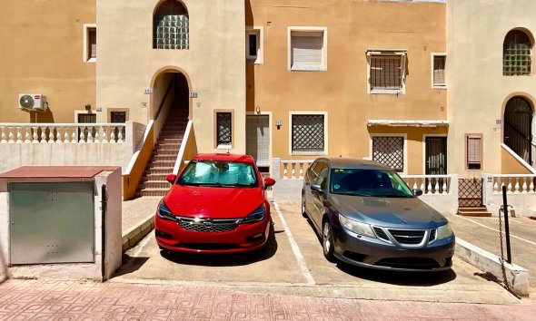 Resale - Bungalow -
Torrevieja - Torreblanca