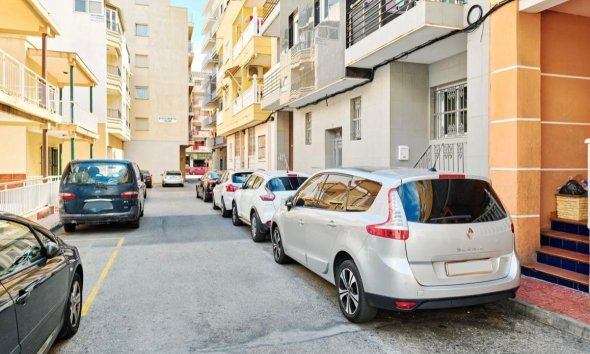 Revente - Apartment -
Torrevieja - Centro