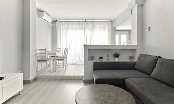 Revente - Apartment -
Torrevieja - Centro
