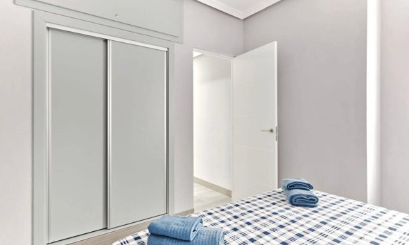 Revente - Apartment -
Torrevieja - Centro