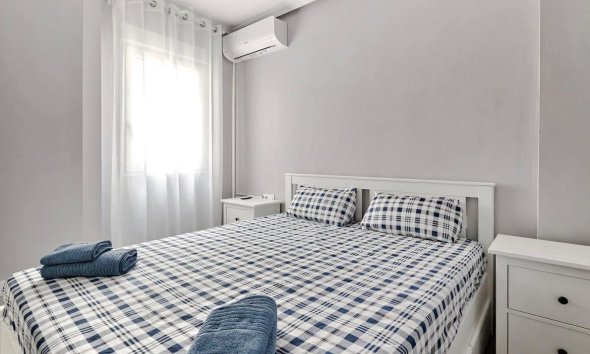 Revente - Apartment -
Torrevieja - Centro