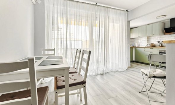 Revente - Apartment -
Torrevieja - Centro