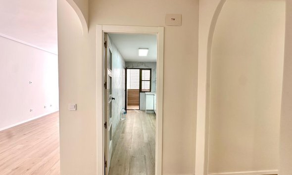 Revente - Apartment -
Torrevieja - Centro