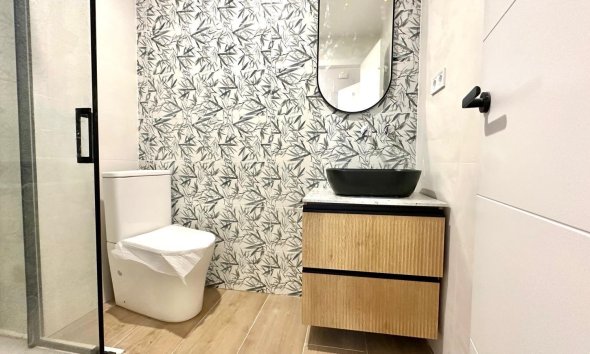 Revente - Apartment -
Torrevieja - Centro