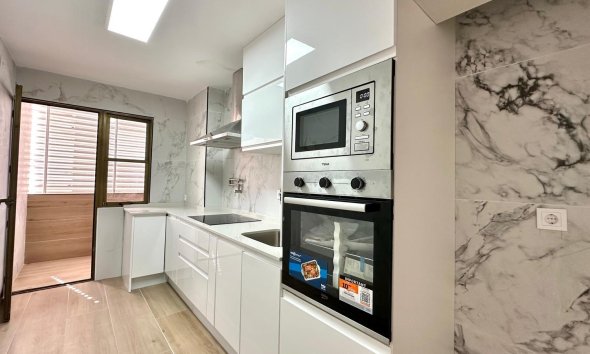 Revente - Apartment -
Torrevieja - Centro