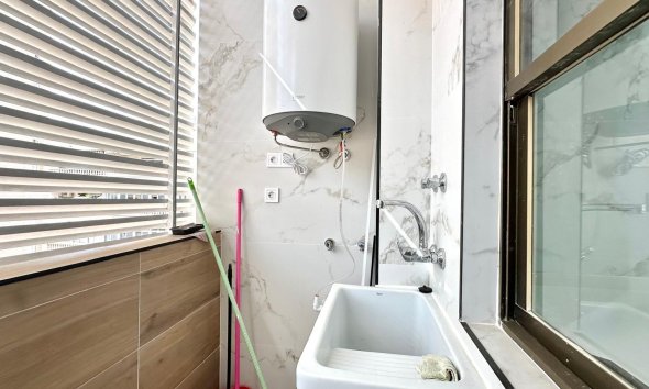 Revente - Apartment -
Torrevieja - Centro