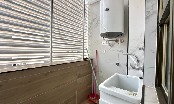 Revente - Apartment -
Torrevieja - Centro