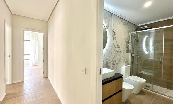 Revente - Apartment -
Torrevieja - Centro