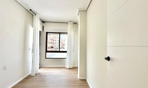 Revente - Apartment -
Torrevieja - Centro