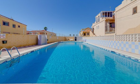 Resale - Bungalow -
Torrevieja - La Siesta - El Salado - Torreta