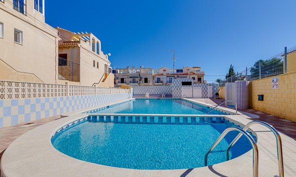 Resale - Bungalow -
Torrevieja - La Siesta - El Salado - Torreta